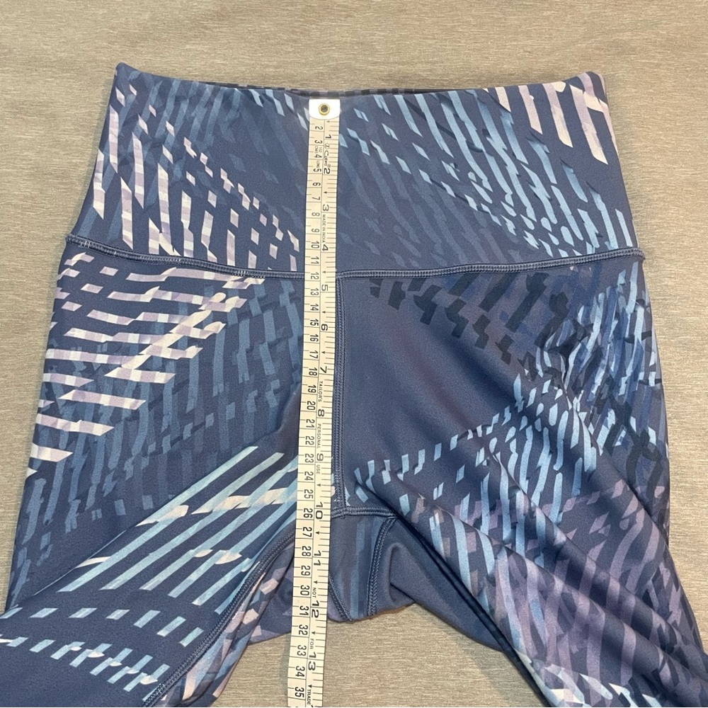 Peloton WITH Zepheria Reversible Capri Leggings High Rise Medium - Picture 9 of 11